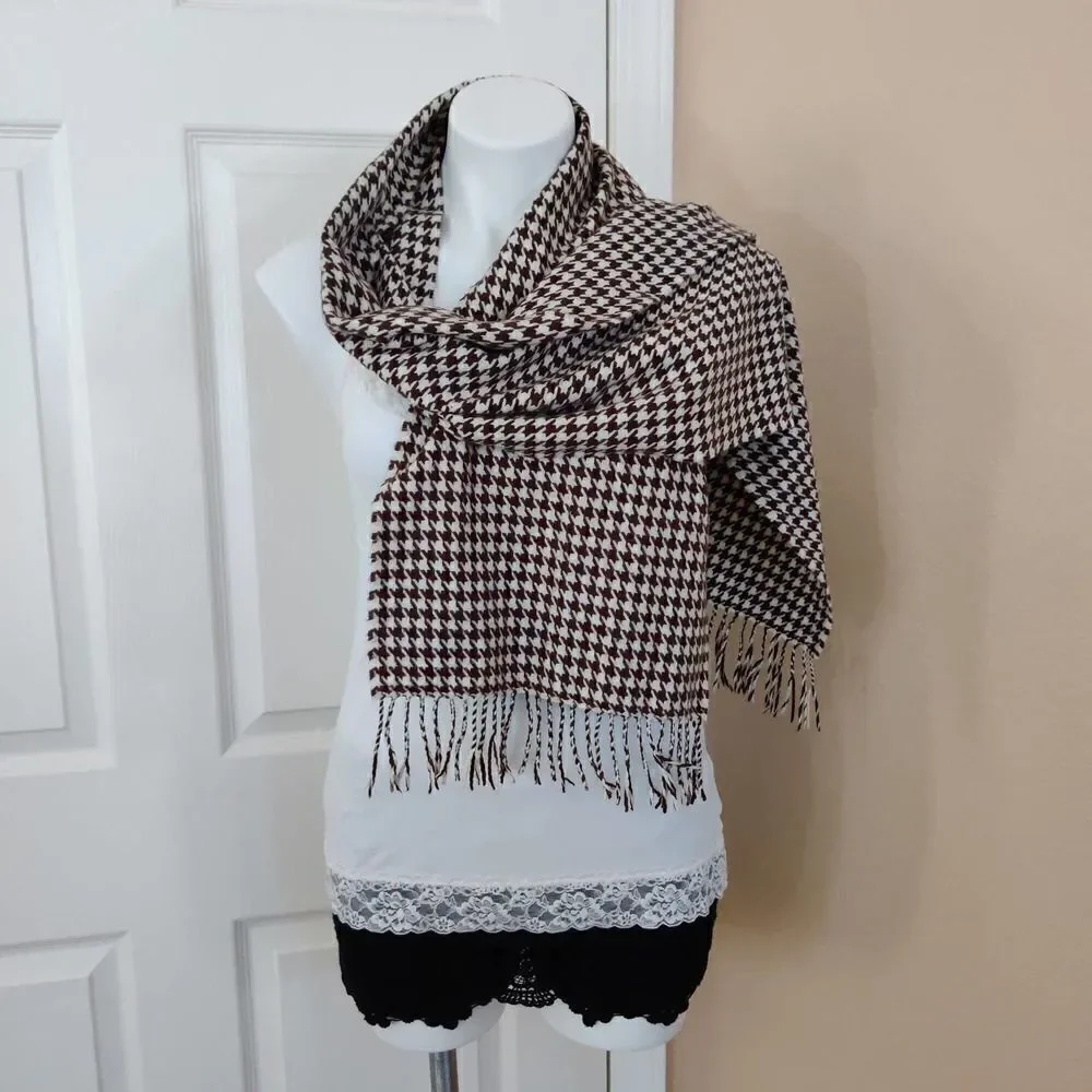 D&Y Softer Than Cashmere houndstooth fringed scarf